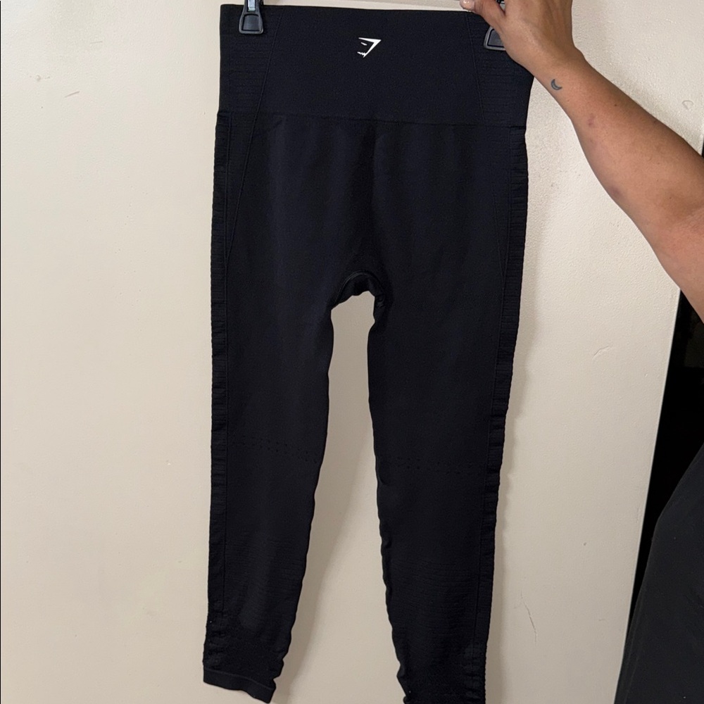 Gymshark Black Seamless High-Waist Leggings with Subtle Texture